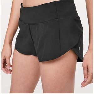 BLACK LULULEMON SHORTS